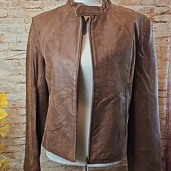 VINTAGE ARMANI COLLEZIONE BROWN DISTRESSED LEATHER ZIP-UP JACKET - Picture 4 of 16